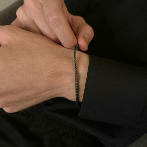 Мужской браслет с мелким плетением