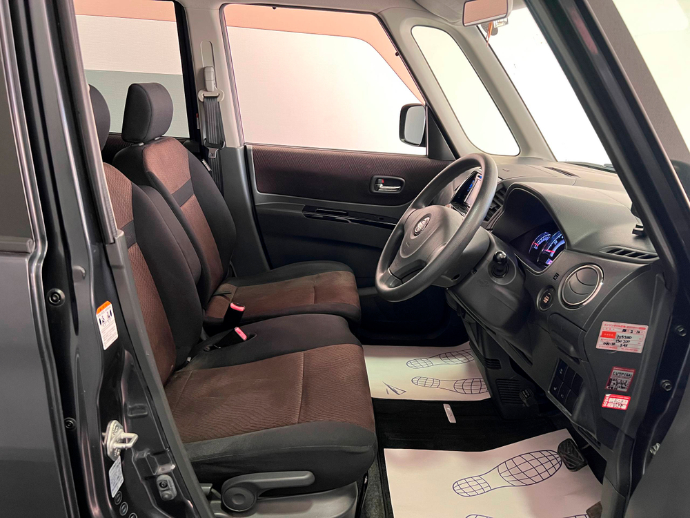 Nissan Roox, 2012 год