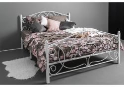 Полутораспальная кровать Викси 140х200 белая