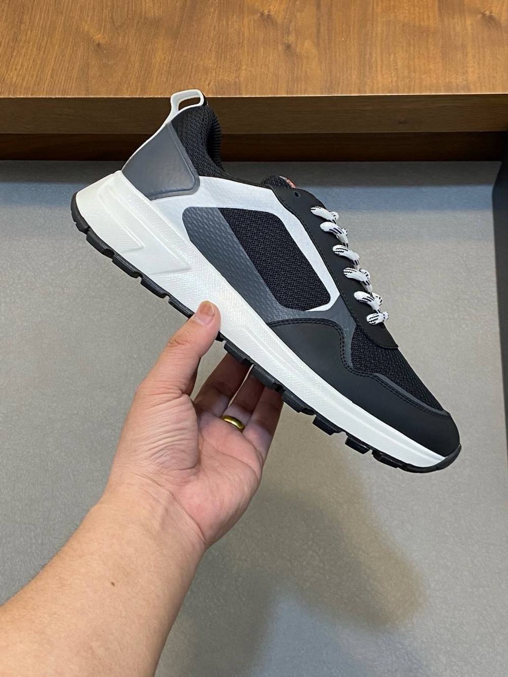 Кроссовки Prada