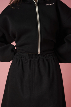 Юбка-трапеция из плотного хлопка черного цвета