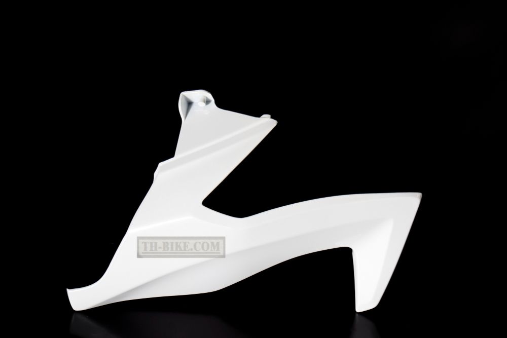 64241-MJE-D40ZC.  COVER, R. HEADLIGHT. PEARL METALLOID WHITE (NHA96P). Visor CB650F