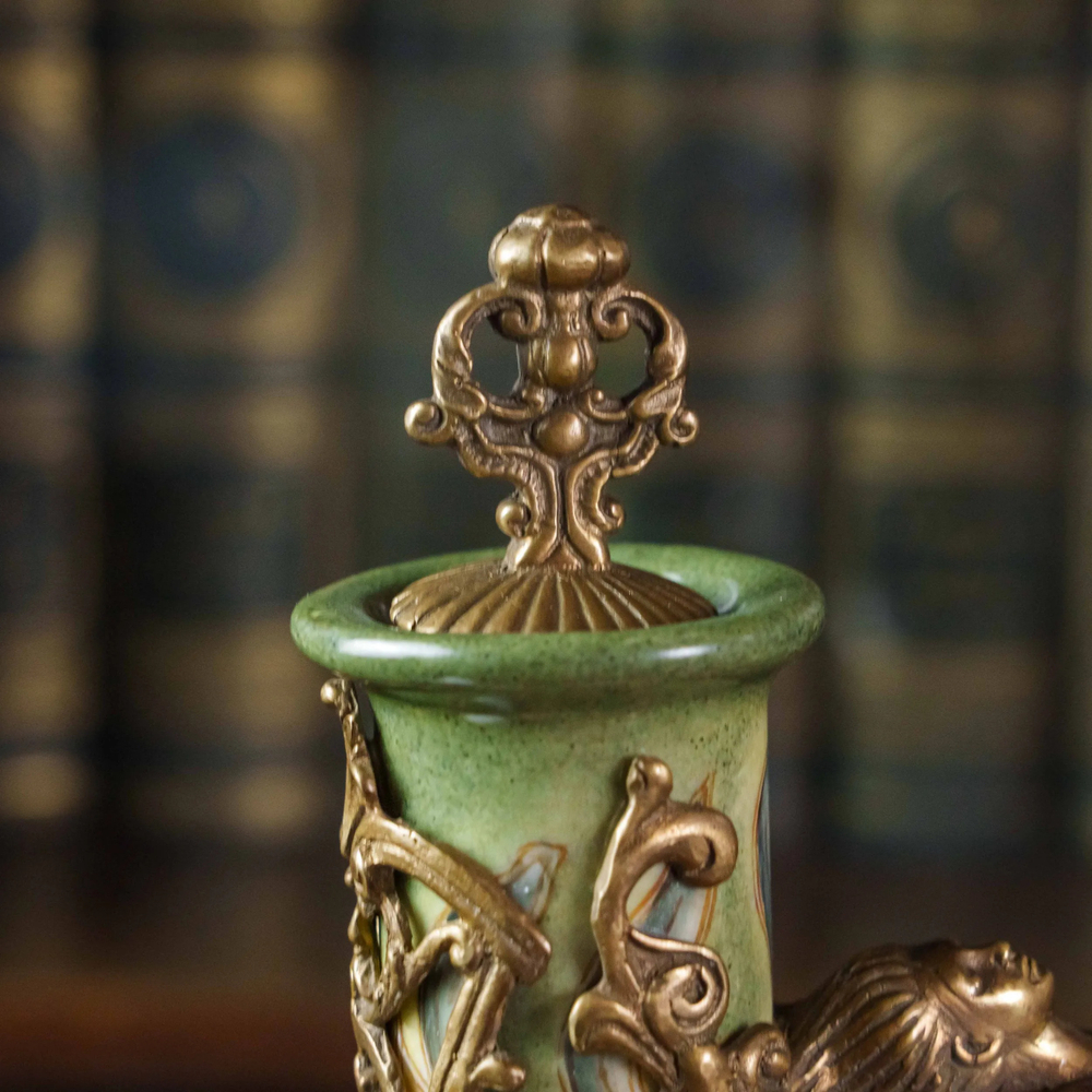 Кувшин в стиле Ар Нуво