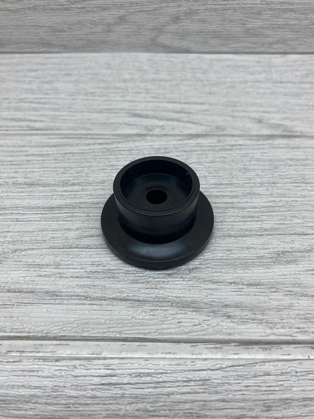 Колесо для мебели ролик для дивана диаметр 48 мм отверстие 8 мм 4 шт