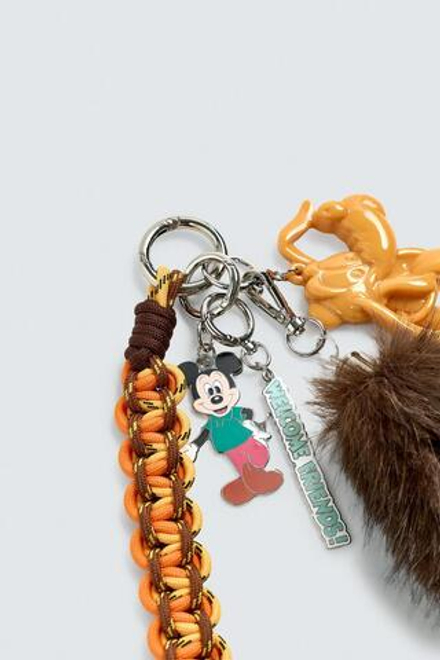 ZARA HARRY LAMBERT X DISNEY БРЕЛОК ДЛЯ КЛЮЧЕЙ С ПОДВЕСКАМИ PLUTO, КОРИЧНЕВЫЙ