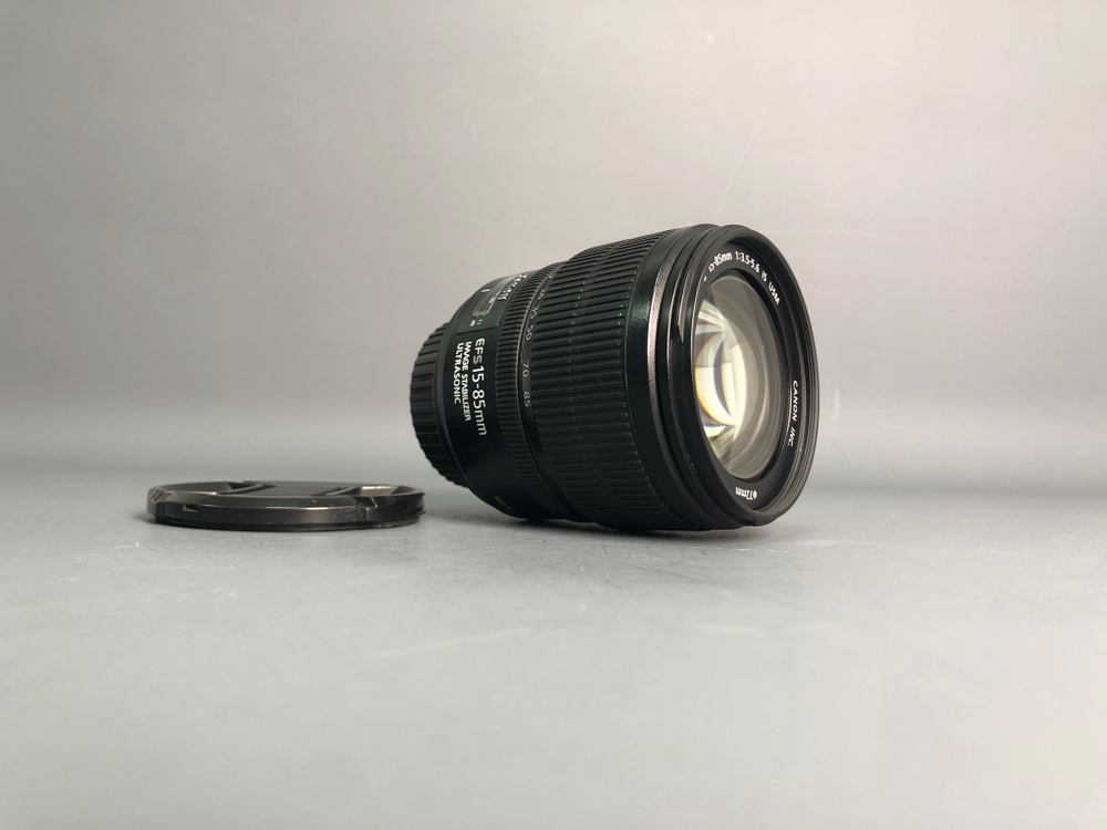 Canon EF-S 15-85mm 3.5-5.6 IS USM