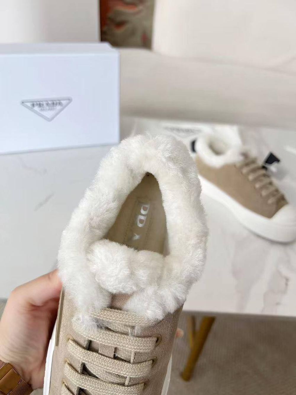 Кроссовки Prada