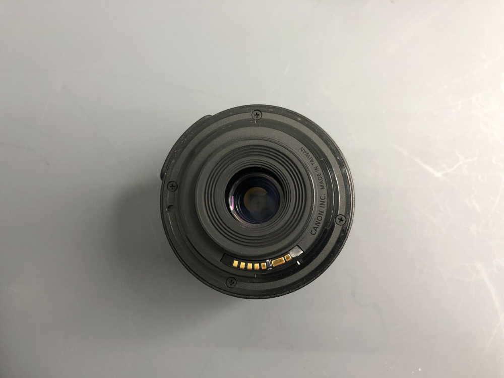 Canon EOS 1100D kit EF-S 18-55mm 3.5-5.6 IS II 14.500 кадров