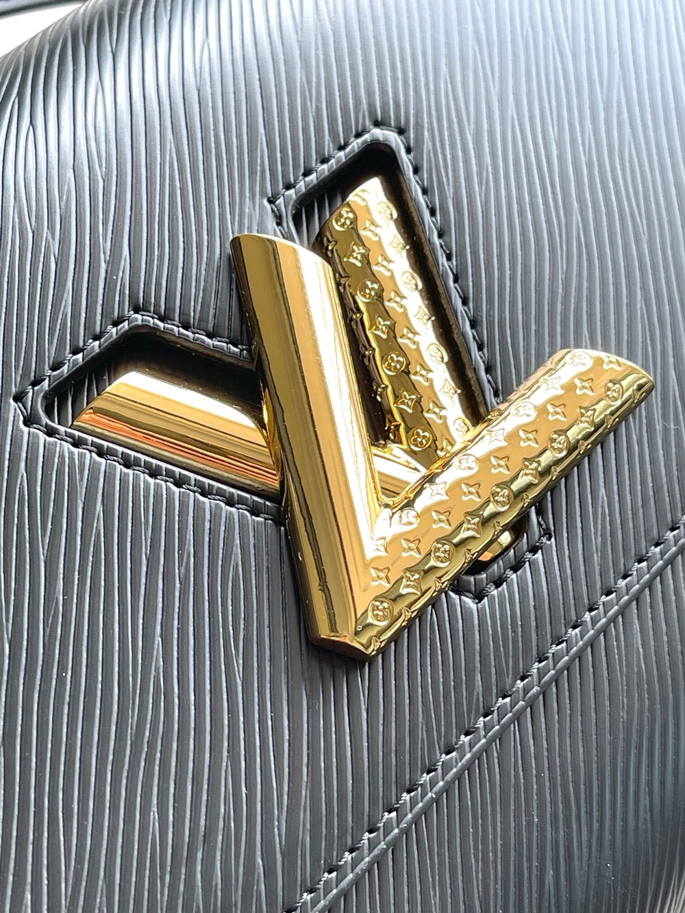 Louis Vuitton Twist MM