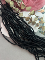 Стеклянные матовые бусины 4 мм, нить 37 см, черный