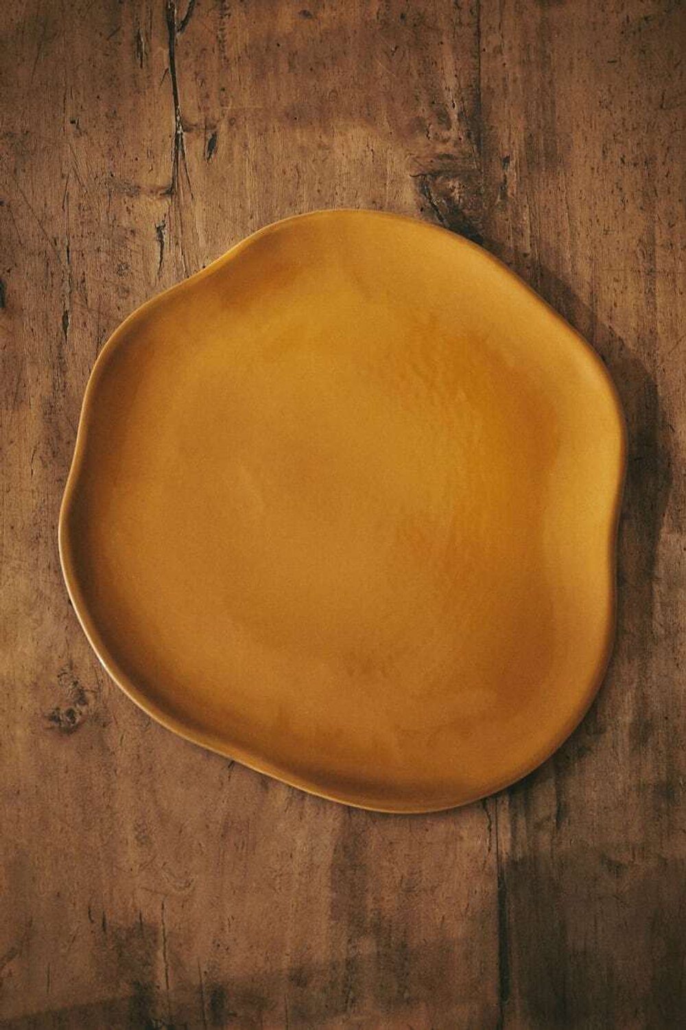 ZARA HOME АСИММЕТРИЧНАЯ КЕРАМИЧЕСКАЯ ПЛОСКАЯ ТАРЕЛКА, ОРАНЖЕВЫЙ