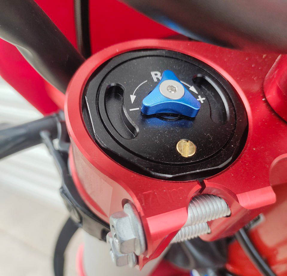 Мотоцикл эндуро Regulmoto Holeshot 300 Red Edition (4 valves) 21/18 ПТС