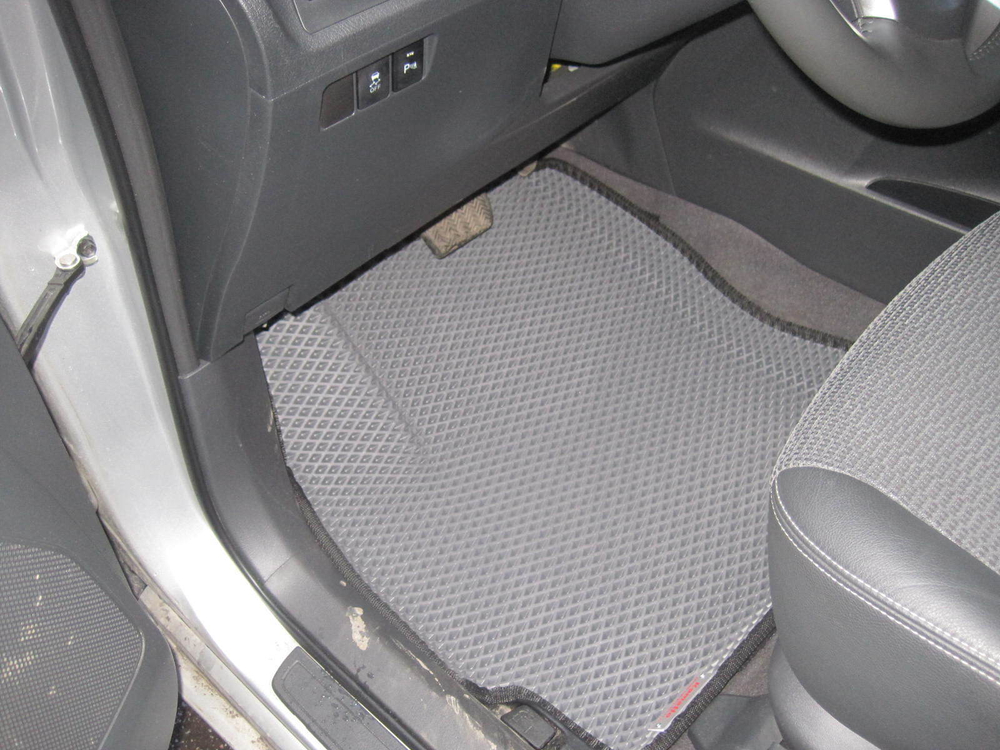 Автоковрики для Toyota Verso (2009--&gt;)