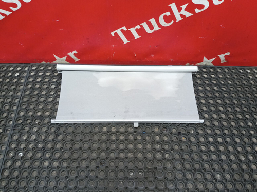 Солнцезащитная шторка левая 2023г