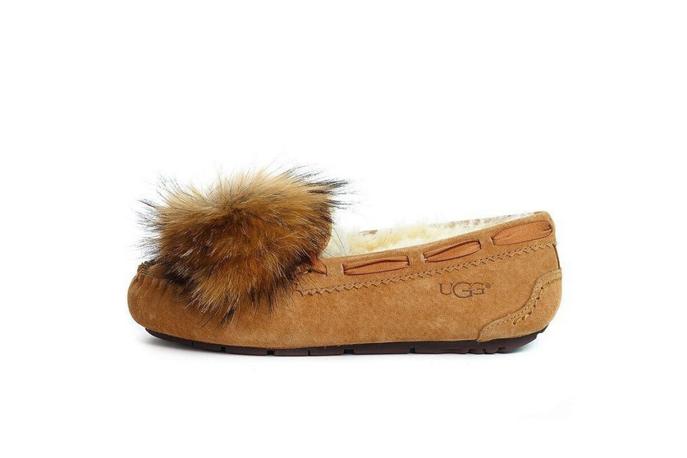 UGG Dakota Pom Pom Chestnut