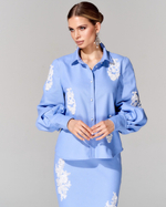 Блуза из премиальной джинсовой ткани с вышивкой ручной работы