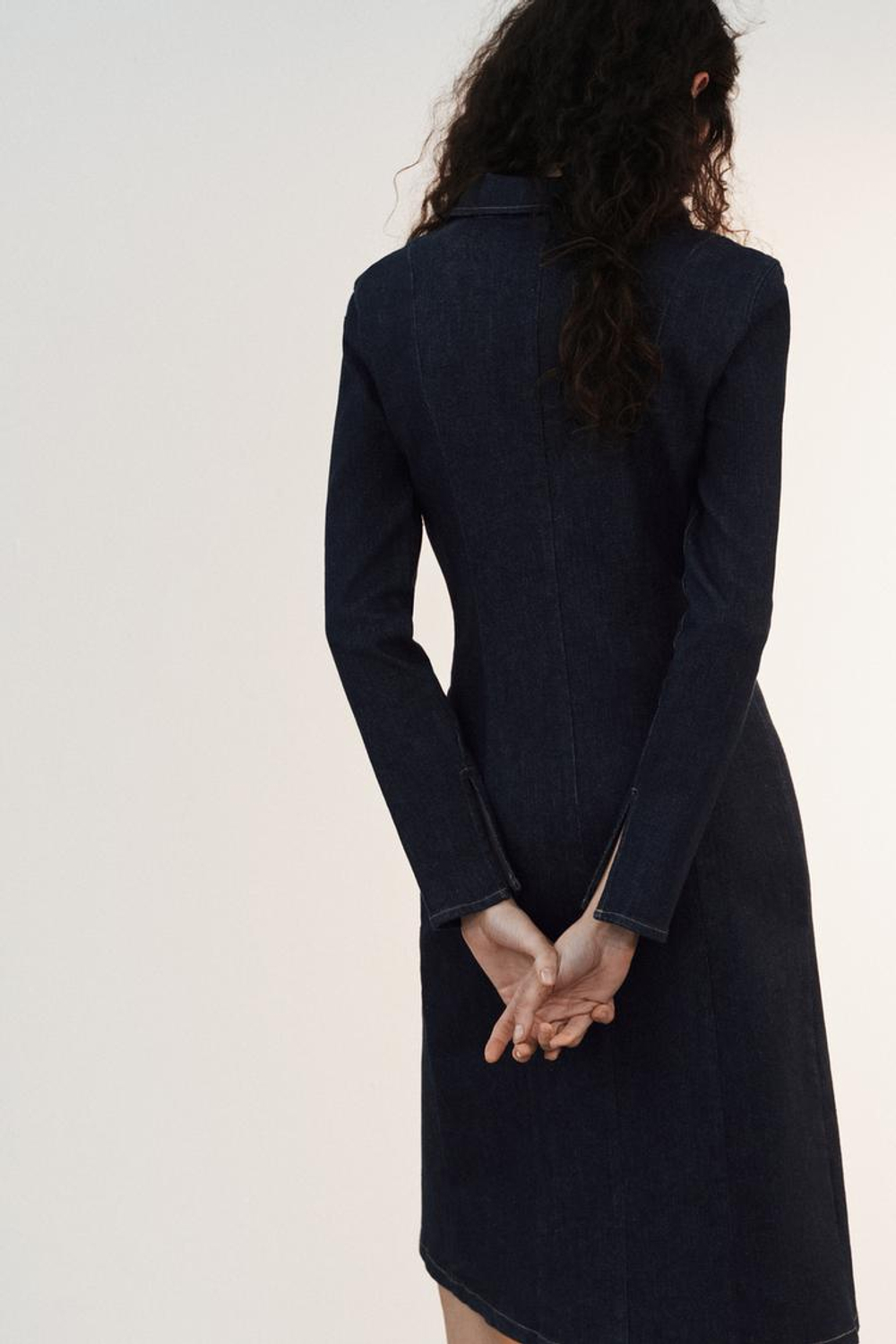 ZARA ДЖИНСОВОЕ ПЛАТЬЕ TRF НА МОЛНИИ, ТЕМНЫЙ ИНДИГО