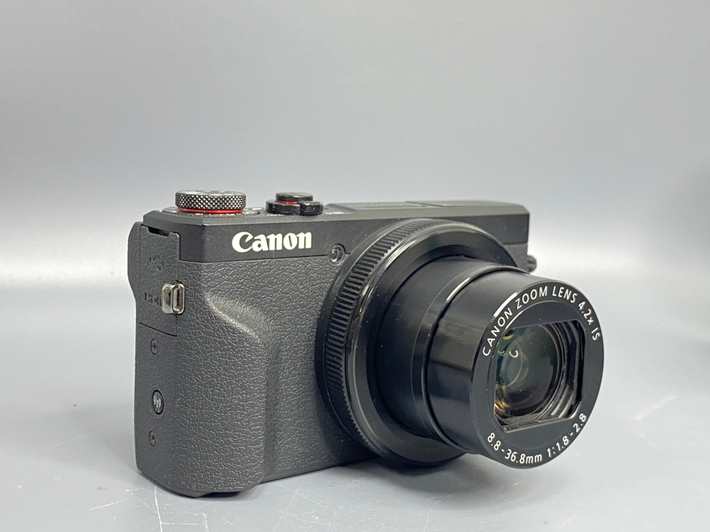 Canon G7X Mark III