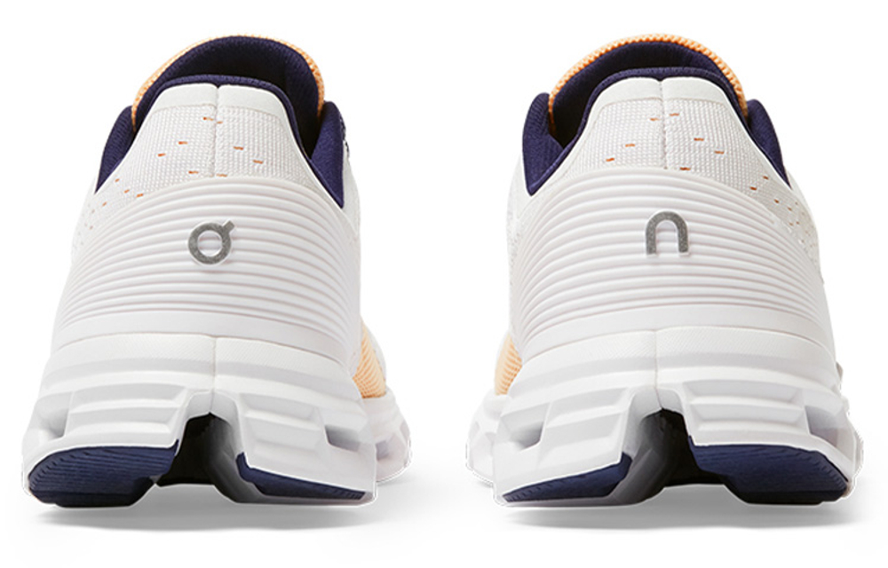 On Cloudstratus Cushioned