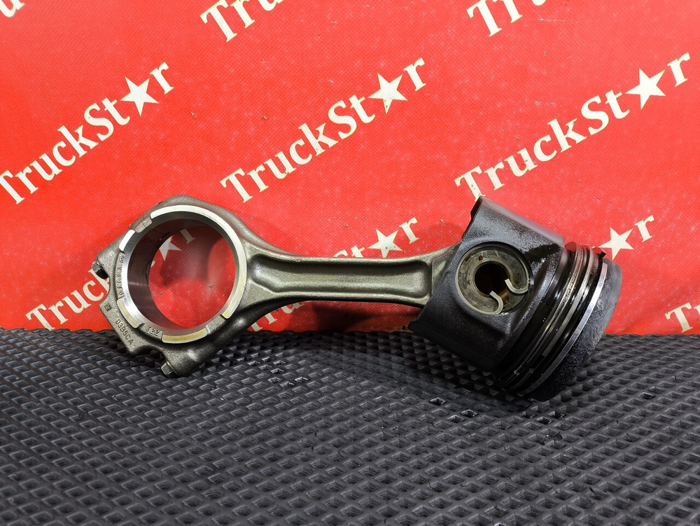 Поршень с шатуном