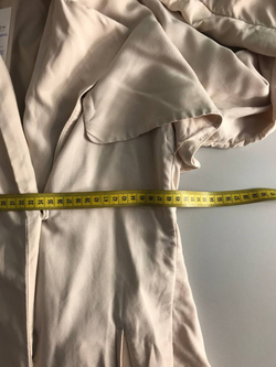 Плащ H&M для теплой осени, маркировка 40, визуально на 46 размер