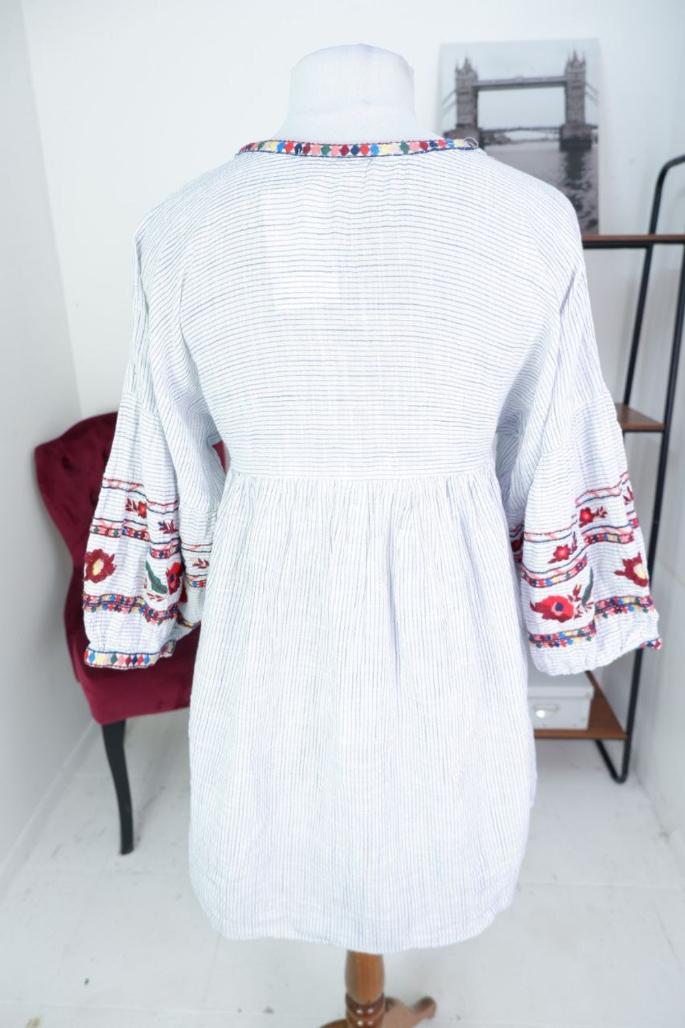 Платье Zara для отпуска с вышивкой 42 размер