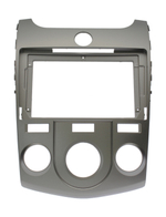 Комплект рамки с разъёмами 9" KIA Cerato 2008-2013 кондей (серебро) - Car-Smart 7093CNS