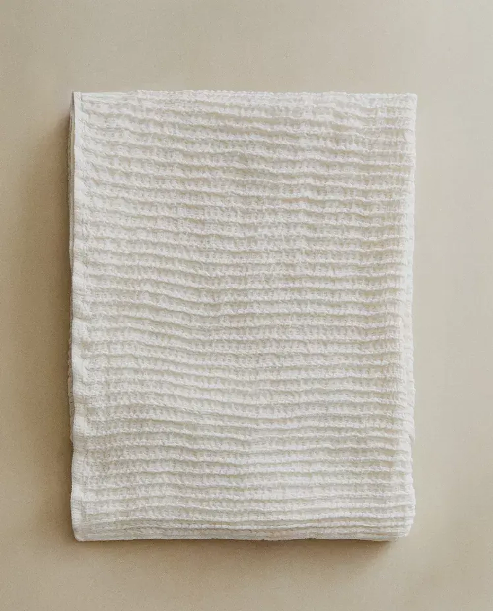 ZARA HOME ВАФЕЛЬНОЕ БАННОЕ ПОЛОТЕНЦЕ С ОДНОТОННОЙ КАЙМОЙ, ЦВЕТ СЛОНОВОЙ КОСТИ