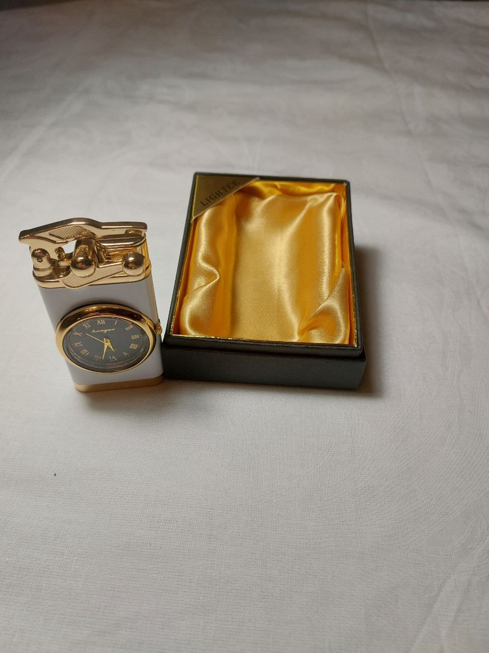 Зажигалка газовая часы белый