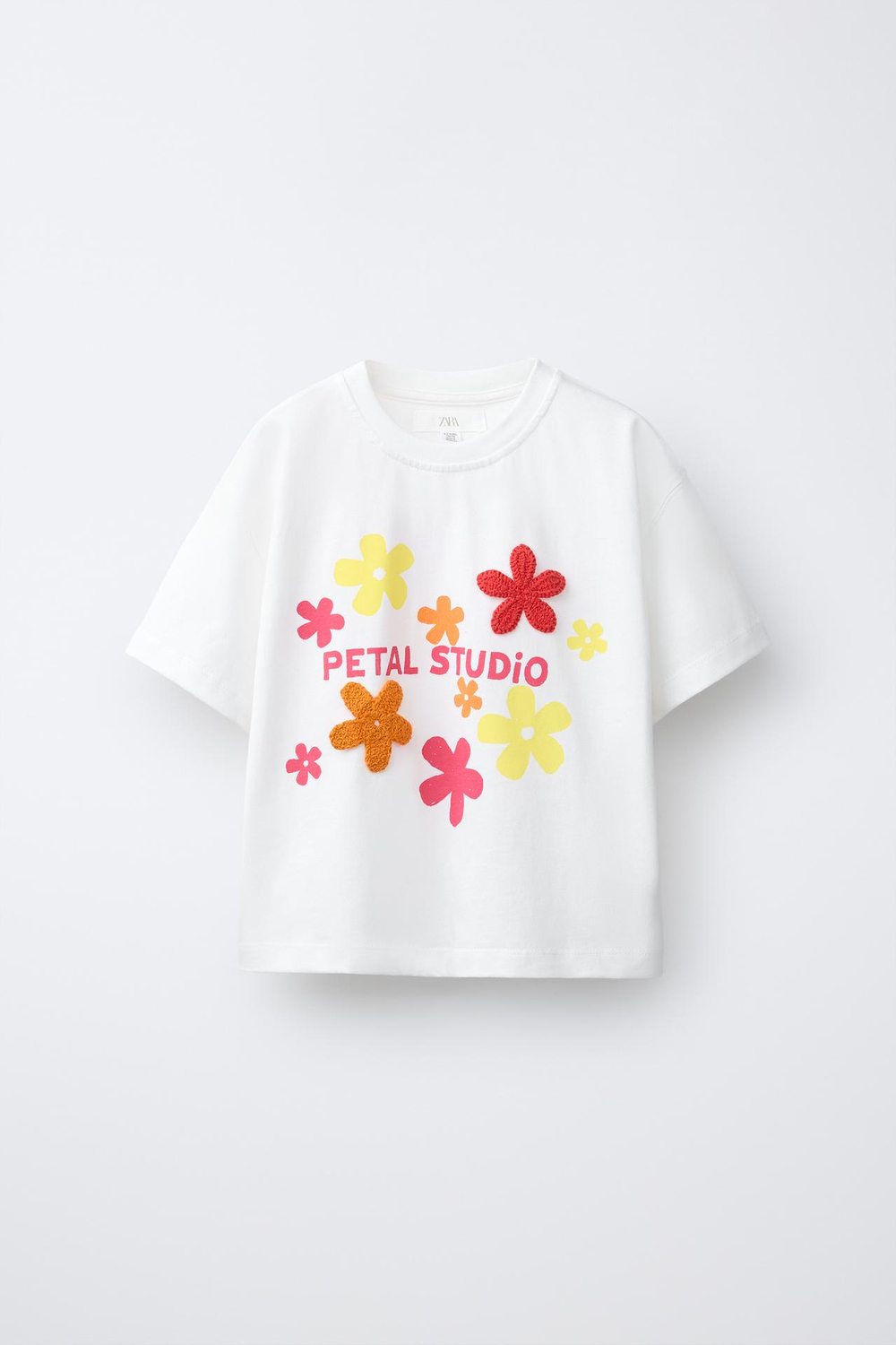 ZARA ФУТБОЛКА С ЦВЕТОЧНЫМ КРОШЕ, БЕЛЫЙ