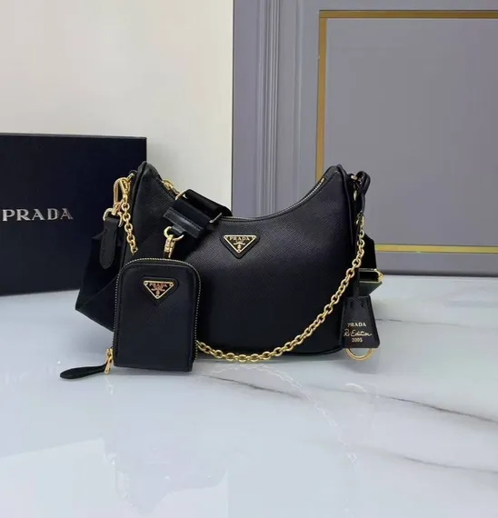 Кожаная сумка через плечо Prada Re-edition 2005 черный