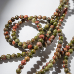 Унакит натуральный, бусины в форме шара 4,3мм