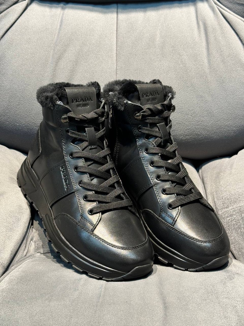 Кроссовки Prada