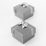 Подарочная коробочка с бантиком для миниатюрных украшений