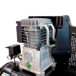 WDK-92060 Компрессор поршневой с ременным приводом 606 л/мин, 4 КВт, 380 В, ресивер 200 л