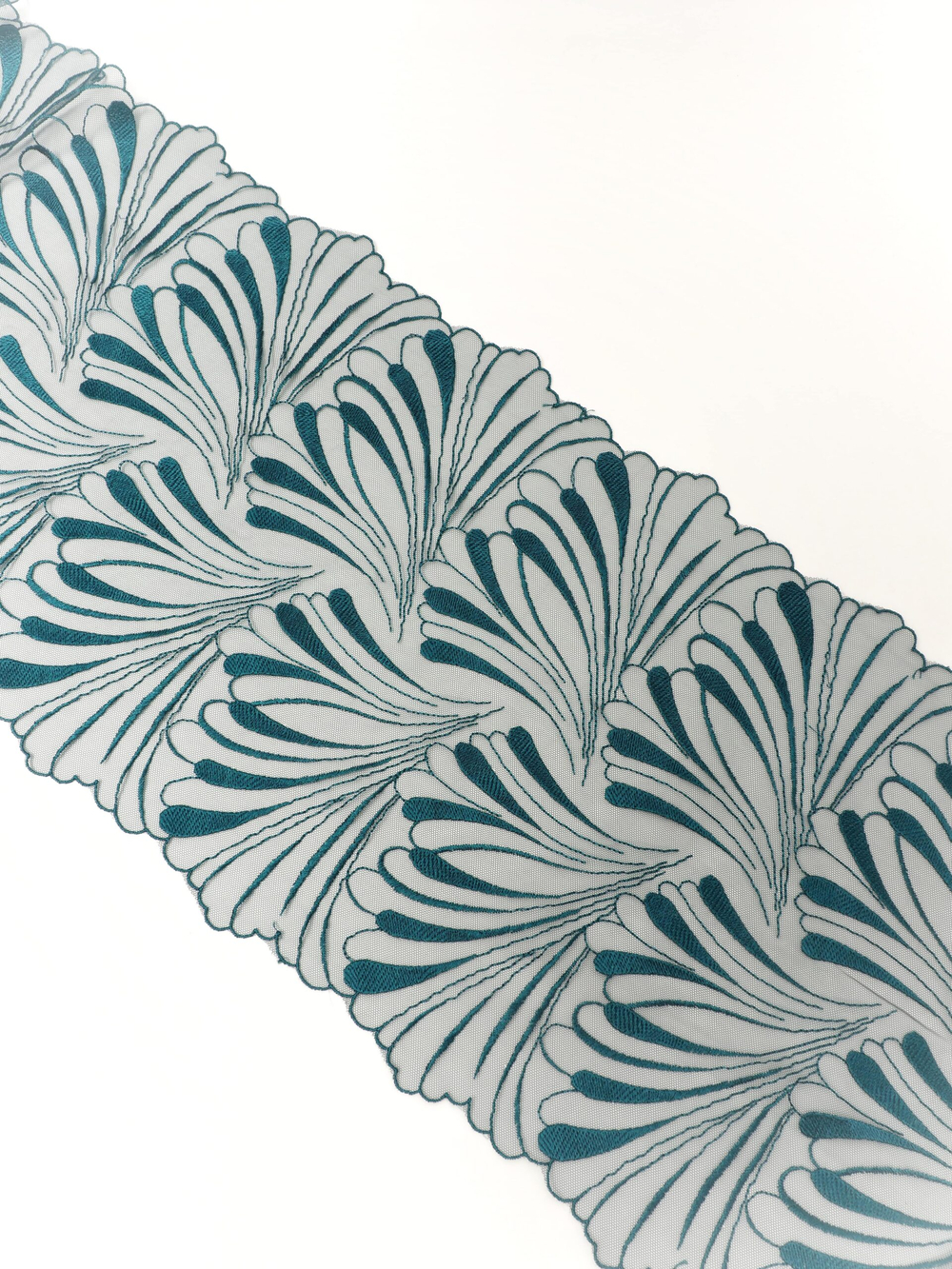 Вышивка на сетке изумруд неэластичная ширина 30 см