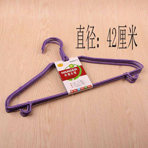 Набор вешалок из 4х шт