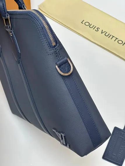 Портфель Louis Vuitton Takeoff из коллекции Aerogram, синий