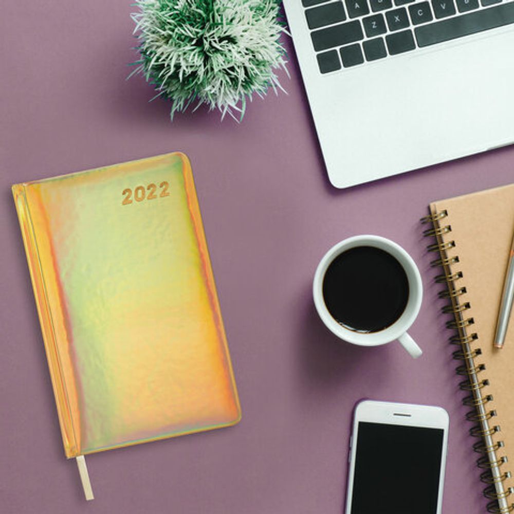 Ежедневник датированный 2022 А5 138x213 мм BRAUBERG "Holiday", "зеркальный кожзам", золотистый, 112747