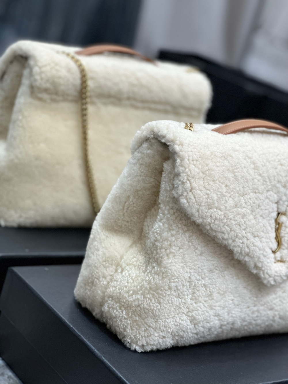 Saint Laurent Loulou 32 cm