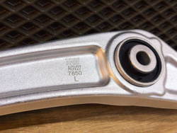 Правый поперечный рычаг передней подвески Audi A6 C7