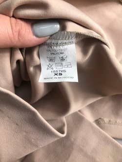 Платье Aleksandra Kazakova прямого кроя, маркировка XS, визуально на 42 размер