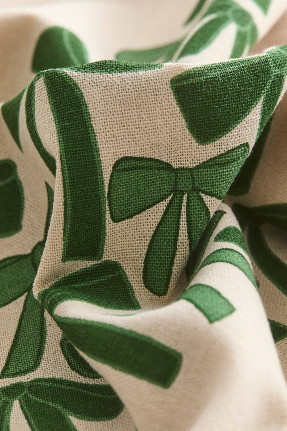 H&M HOME РОЖДЕСТВЕНСКИЙ ЧЕХОЛ НА ПОДУШКУ С ПРИНТОМ, СВЕТЛО-БЕЖЕВЫЙ