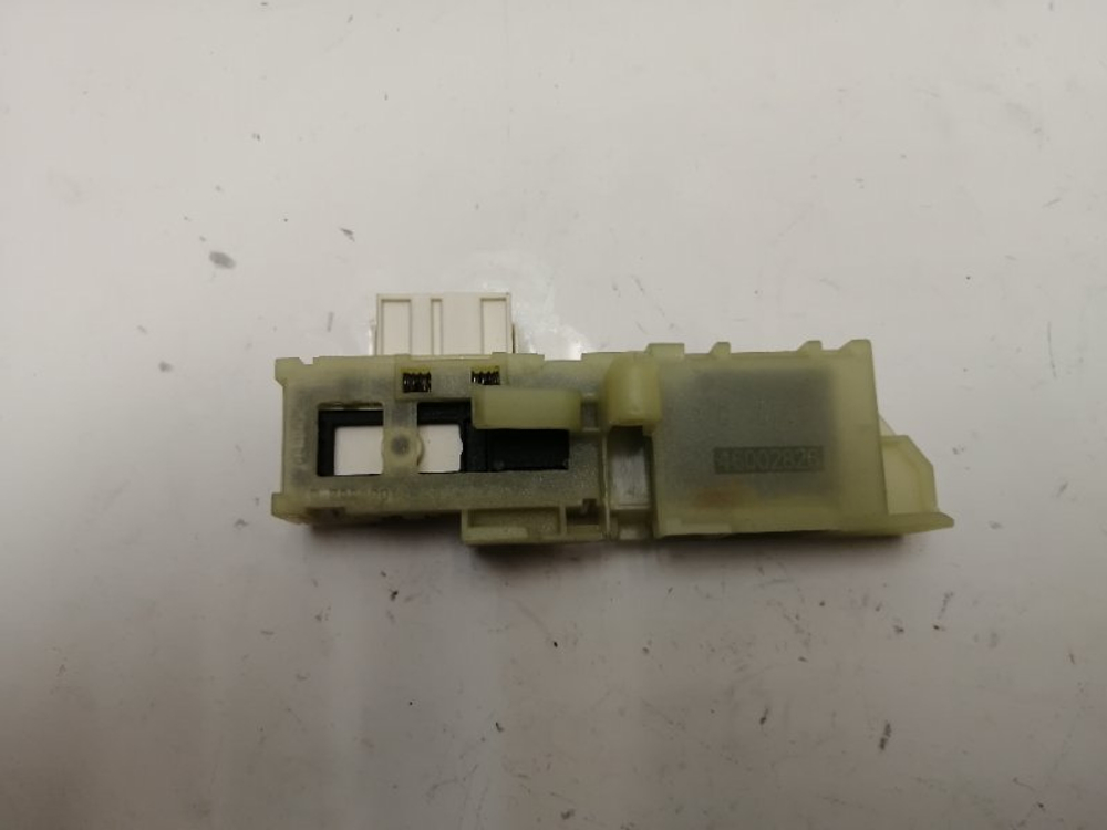 CTDF1066 кт109 Блокировка люка для стиральной машины Candy 46002826 б/у