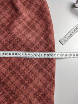 Костюм с юбкой интересный 48 размер