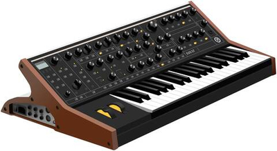 Синтезатор аналоговый Moog Sub 37