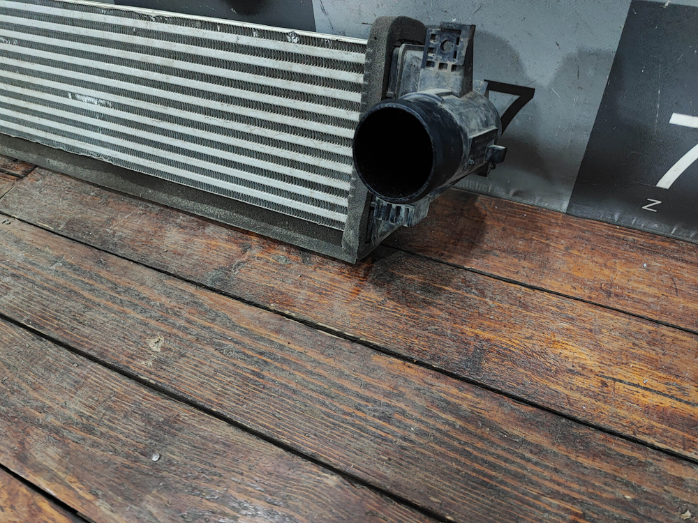 Интеркулер Exeed TXL 19-нв Б/У Оригинал 302000507AA