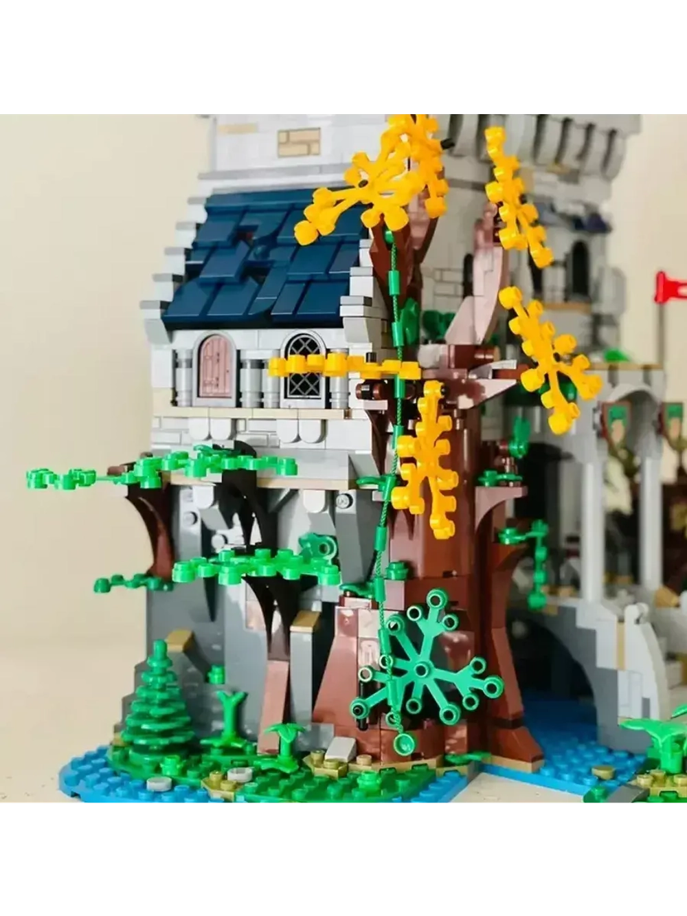 Конструктор Рыцари Замок в лесу 1957 деталей