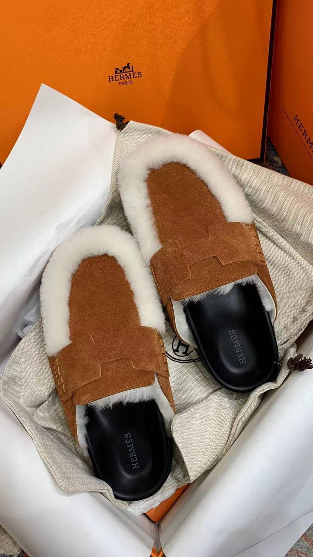 Мюли Hermes Go Mule женские замшевые с мехом в темно-коричневом цвете