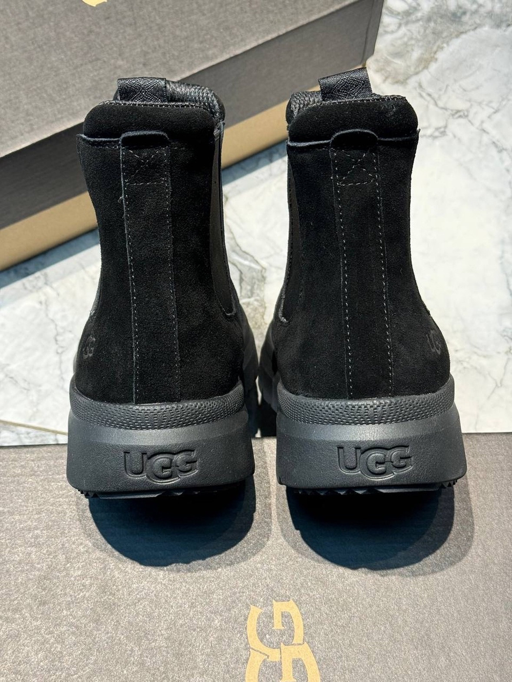 UGG